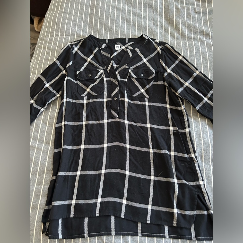 GAP Black and White Checkered Top